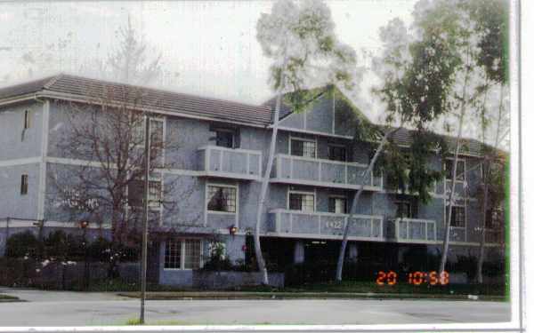 6422 Whitsett Ave in North Hollywood, CA - Foto de edificio - Building Photo