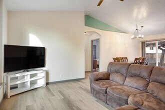 7292 Newbrook Dr in Nampa, ID - Building Photo - Building Photo