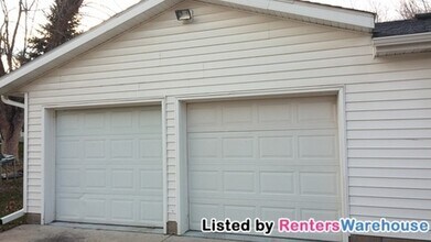 207 N 6th St in Henderson, MN - Foto de edificio - Building Photo