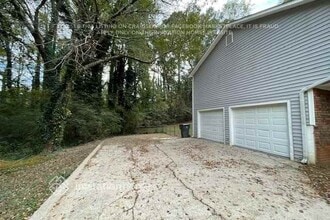 2298 Chestnut Log Loop in Lithia Springs, GA - Foto de edificio - Building Photo