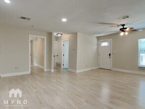 115 Fredonia St in San Antonio, TX - Building Photo - Building Photo