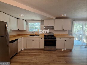 6139 Lullwater Dr in Douglasville, GA - Building Photo - Building Photo