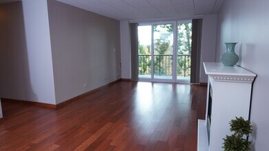 75 Kristin Cir in Schaumburg, IL - Building Photo - Building Photo