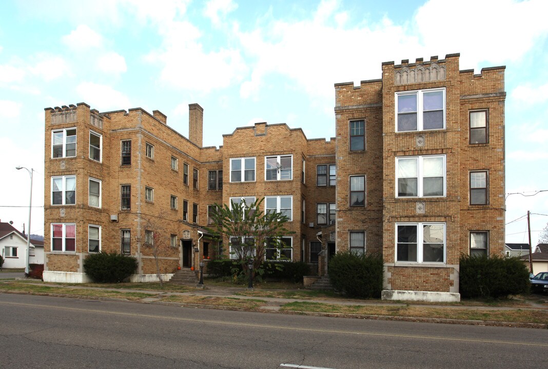 Streich Apartments in Portsmouth, OH - Building Photo