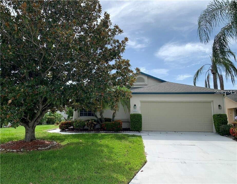 4810 Raintree St Cir E in Bradenton, FL - Building Photo