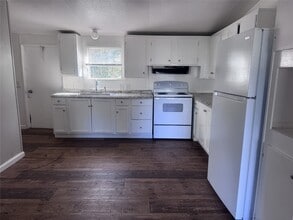 934 Queenswood St in Montgomery, TX - Building Photo - Building Photo