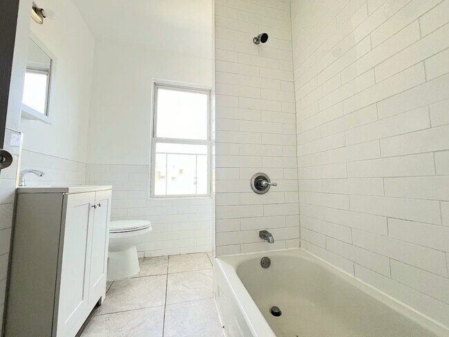 65 Hawkins St in Newark, NJ - Building Photo - Building Photo