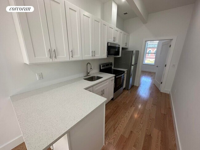422 Himrod St in Brooklyn, NY - Building Photo - Building Photo