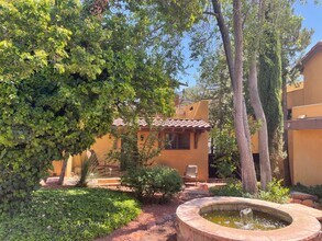 237 Van Deren Rd in Sedona, AZ - Building Photo - Building Photo