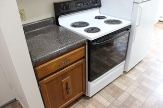 Brigham House Apartments in Maybrook, NY - Foto de edificio - Building Photo
