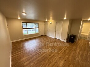 1742 Anderson St in Bremerton, WA - Building Photo - Building Photo