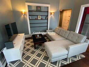 11 Trowbridge St, Unit 2A in Cambridge, MA - Foto de edificio - Building Photo