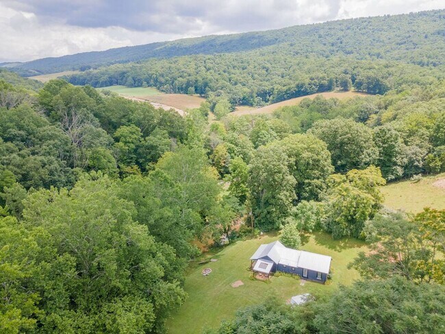 194 Old Furnace Rd in Newport, VA - Building Photo - Building Photo