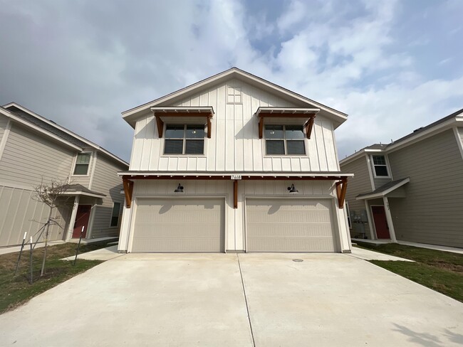 102 Bent St in San Antonio, TX - Foto de edificio - Building Photo