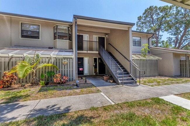 5611 Summerside Ln in Sarasota, FL - Foto de edificio - Building Photo