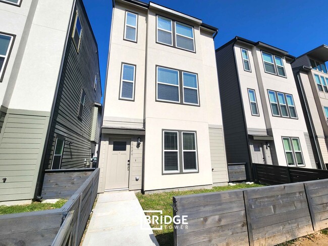 property at 18624 Whimsic Aly