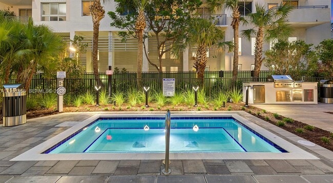 740 N Dixie Hwy in West Palm Beach, FL - Building Photo - Building Photo