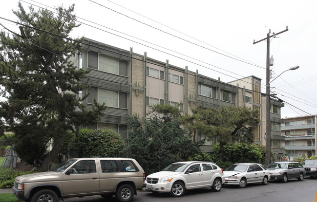 Camelot Apartments in Seattle, WA - Foto de edificio - Building Photo