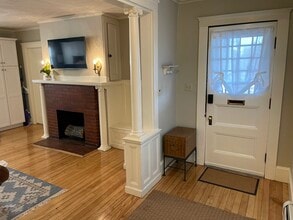 4 Belmont St, Unit B in Nashua, NH - Foto de edificio - Building Photo
