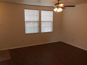 10616 Park City Trl in Fort Worth, TX - Foto de edificio - Building Photo