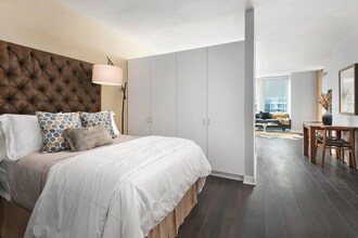 41 W Randolph St in Chicago, IL - Foto de edificio - Building Photo