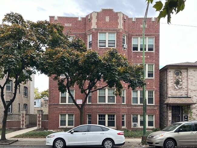 property at 5642 N Kimball Ave