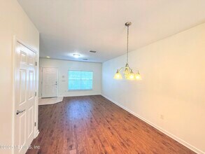 8106 Summer Cove Ct in Jacksonville, FL - Building Photo - Building Photo