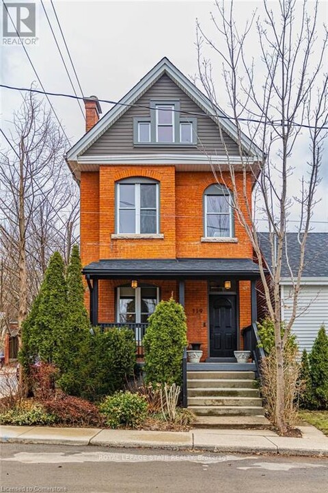 119 Ray St S in Hamilton, ON - Building Photo