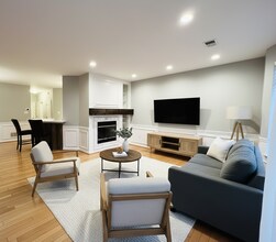 305 Dresher Woods Dr, Unit 305 in Dresher, PA - Foto de edificio - Building Photo