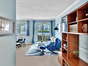 3255 NE 184th St, Unit # 12406 in Aventura, FL - Building Photo - Building Photo