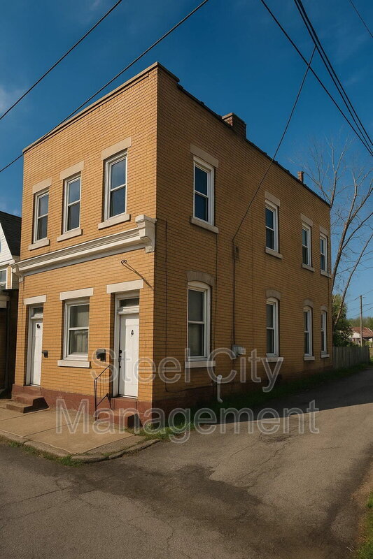 property at 211 S 7th St