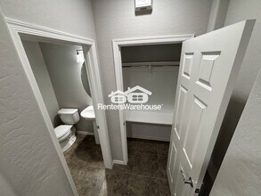 1933 W Davis Rd in Phoenix, AZ - Building Photo - Building Photo