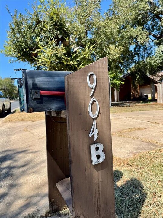 904 Milford Way in Austin, TX - Building Photo
