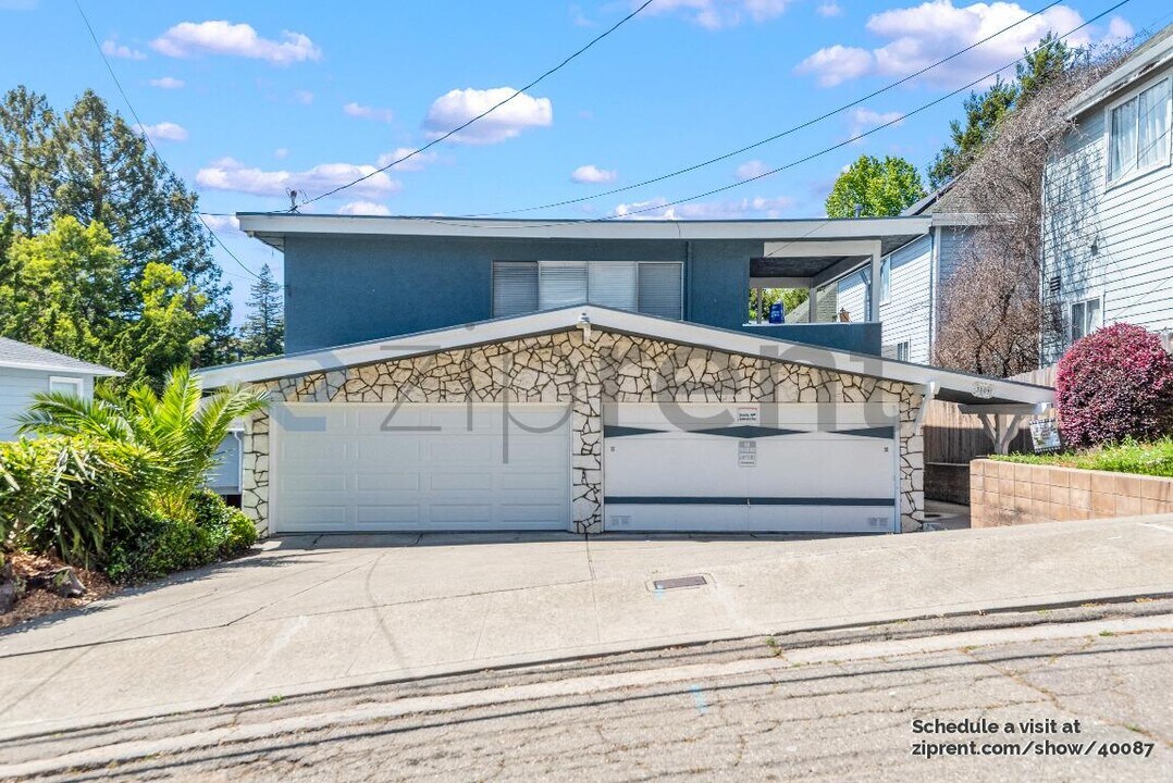 3809 Buell St in Oakland, CA - Building Photo