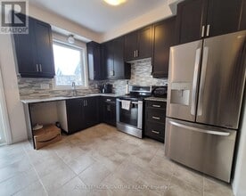 6 Pringle Ln in Hamilton, ON - Building Photo - Building Photo