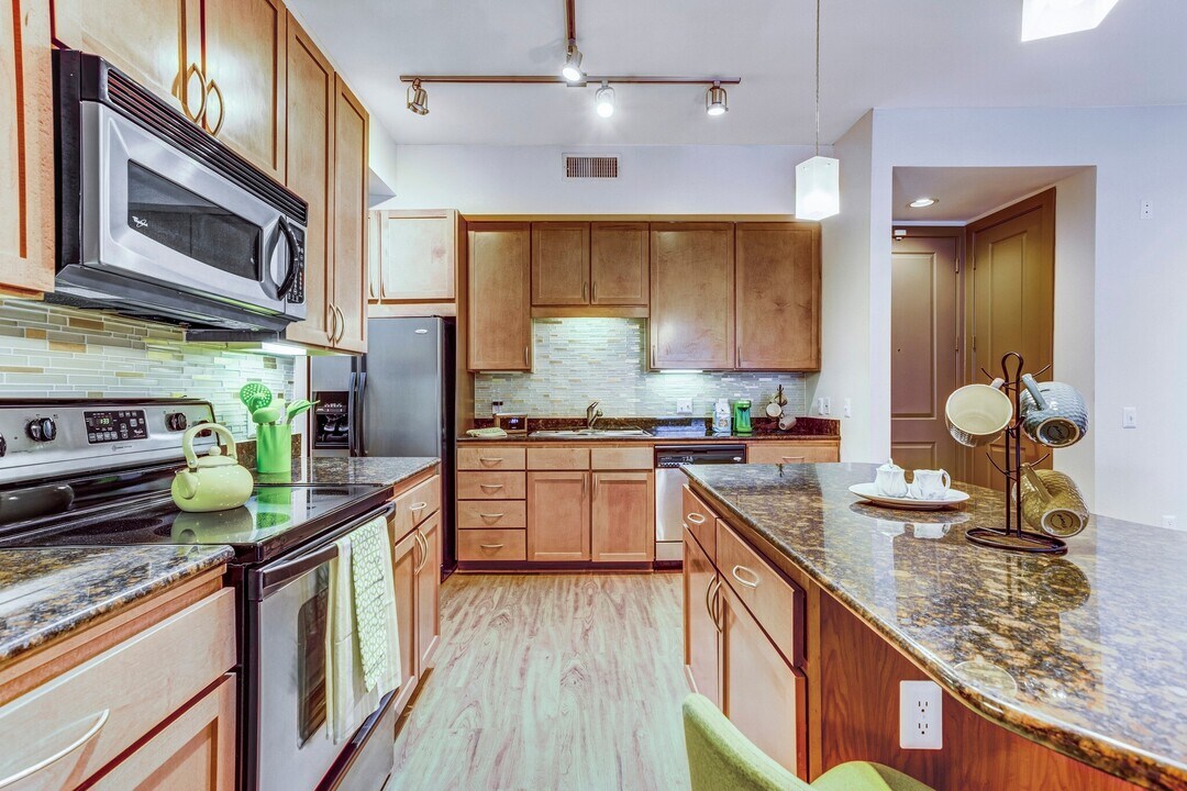 3001 Eastside St in Houston, TX - Building Photo