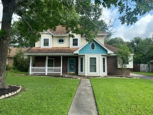 property at 608 Dogwood St