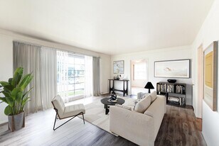 5955 La Tijera Blvd in Los Angeles, CA - Building Photo