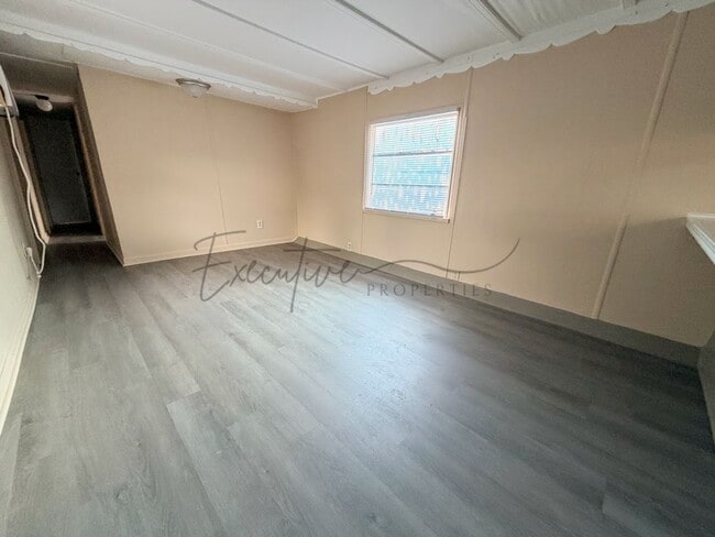 1030 Mildred St in Sulphur, LA - Building Photo - Building Photo