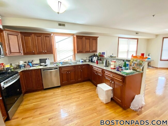 102 Allston St in Boston, MA - Building Photo - Building Photo