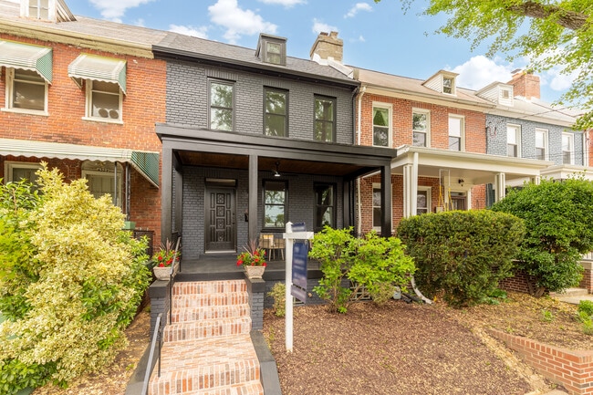 property at 4327 2nd St NW