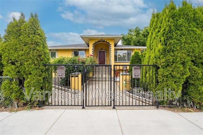 1440 Ethel St in Kelowna, BC - Building Photo - Building Photo