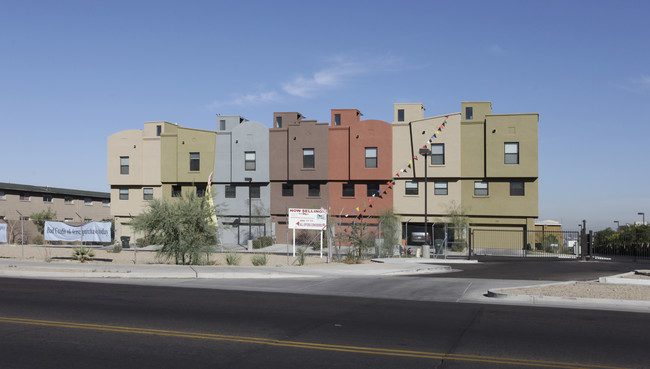 South Mountain Lofts in Phoenix, AZ - Building Photo - Building Photo