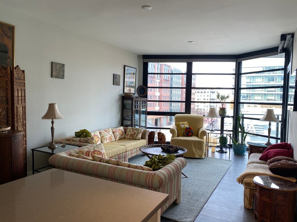 1300 4th St SE in Washington, DC - Building Photo