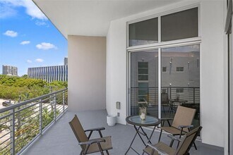 2001 Meridian Ave in Miami Beach, FL - Building Photo - Building Photo