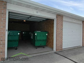 Forest Junction Estates in Brillion, WI - Foto de edificio - Building Photo