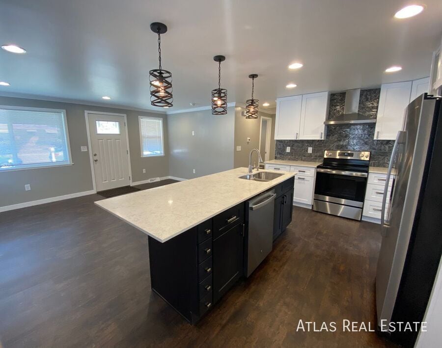 6395 Poplar St in Commerce City, CO - Building Photo