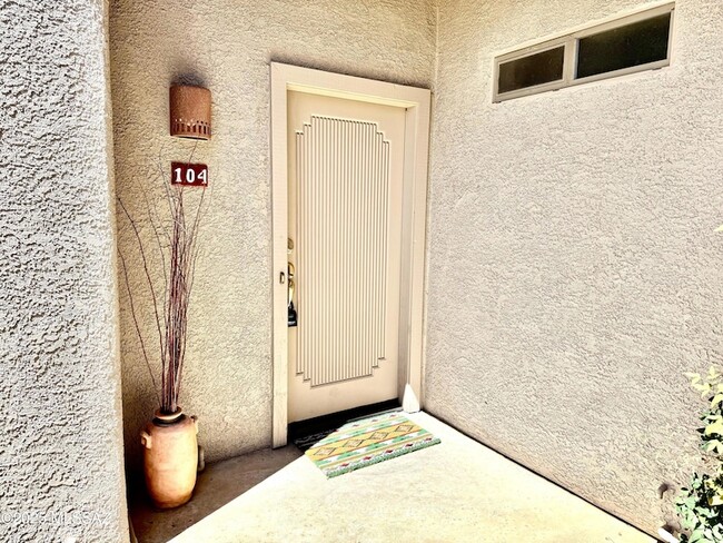 655 W Vistoso Highlands Dr, Unit 104 in Oro Valley, AZ - Building Photo - Building Photo