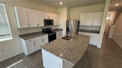 1446 Isleta Lp in Kissimmee, FL - Building Photo - Building Photo