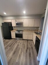 24514 McBean Pky in Santa Clarita, CA - Building Photo - Building Photo